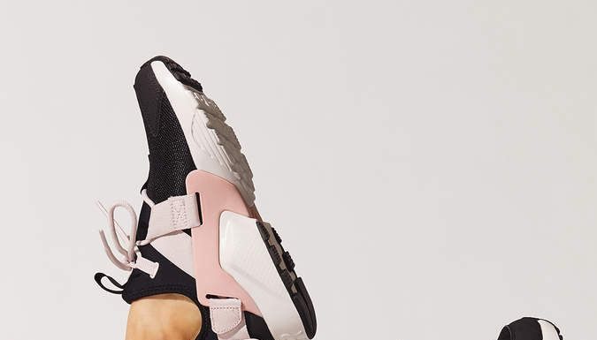 nike air huarache : WOMEN’S AIR HUARACHE CITY LOW