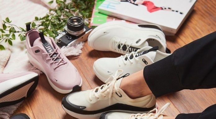 nike air max dia : Nike Air Max Dia sneakers.
