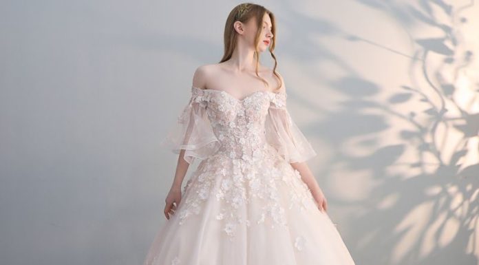 wedding dress code : €74.29 20% de réduction|Robe De mariée en dentelle brodée à demi manches, Robe De bal, avec traîne, sur mesure | AliExpress