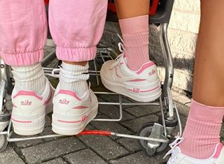 nike air force 1 pink : Baskets Femme | Découvrir et shopper le meilleur de la sneaker femme | girlsonmyfeet.com