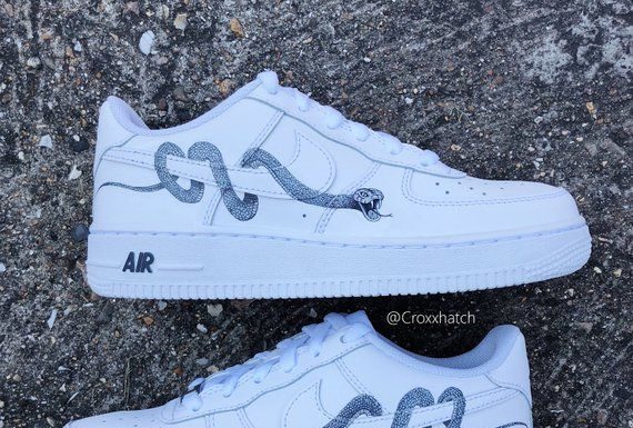 nike air force 1 womens : Chaussures Snake Air Force 1 Custom Sneaker