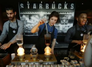 starbucks employee dress code : Starbucks Employees Aren’t Happy About Their Coming Raises