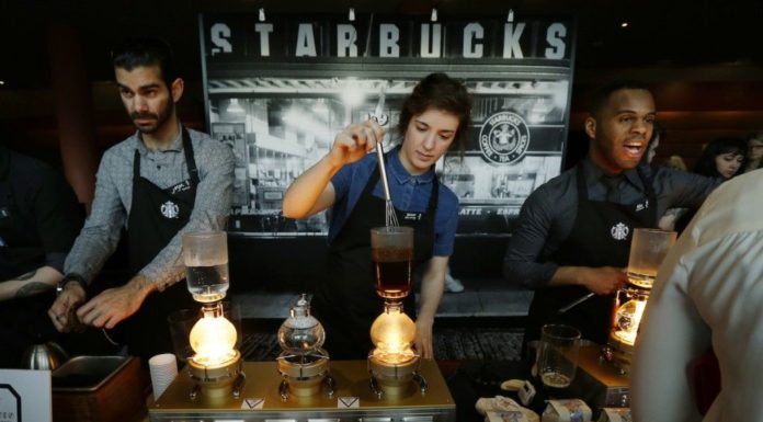 starbucks employee dress code : Starbucks Employees Aren’t Happy About Their Coming Raises