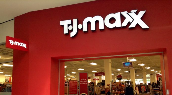 tj maxx dress code : TJ Maxx employees share 35+ tips and tricks that everyone who loves that store should know