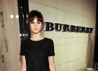 ulta dress code : Felicity Jones Goes Mod in a Little Black Dress