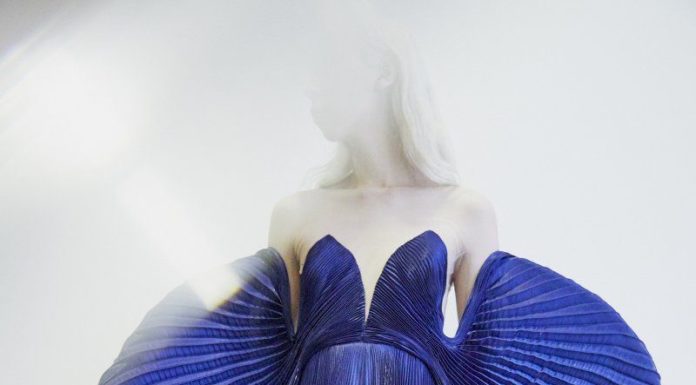 lowes dress code : Sensory Seas | Behind the scenes | Iris van Herpen