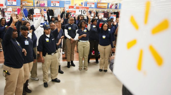 walmart employee dress code :