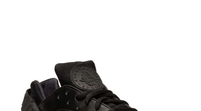nike air huarache : Nike Women’s Air Huarache Run Running Sneakers from Finish Line – Black