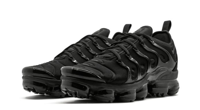 nike air vapormax plus : Nike Air Vapormax Plus ‘Triple Black’ Shoes – Size 8.5